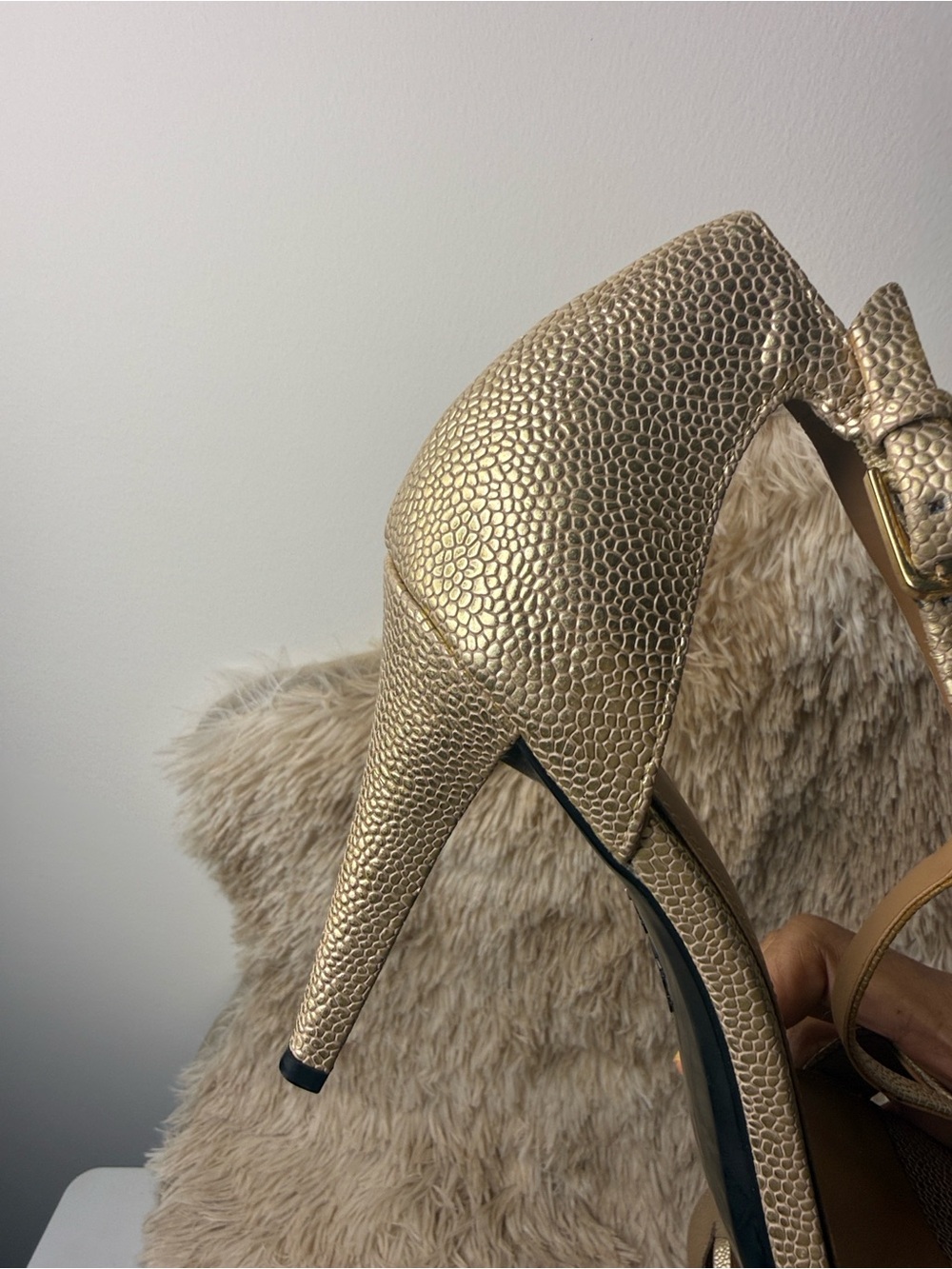 NWT CALVIN KLEIN Gold T-Strap High Heel Sandals - Picture 10 of 12